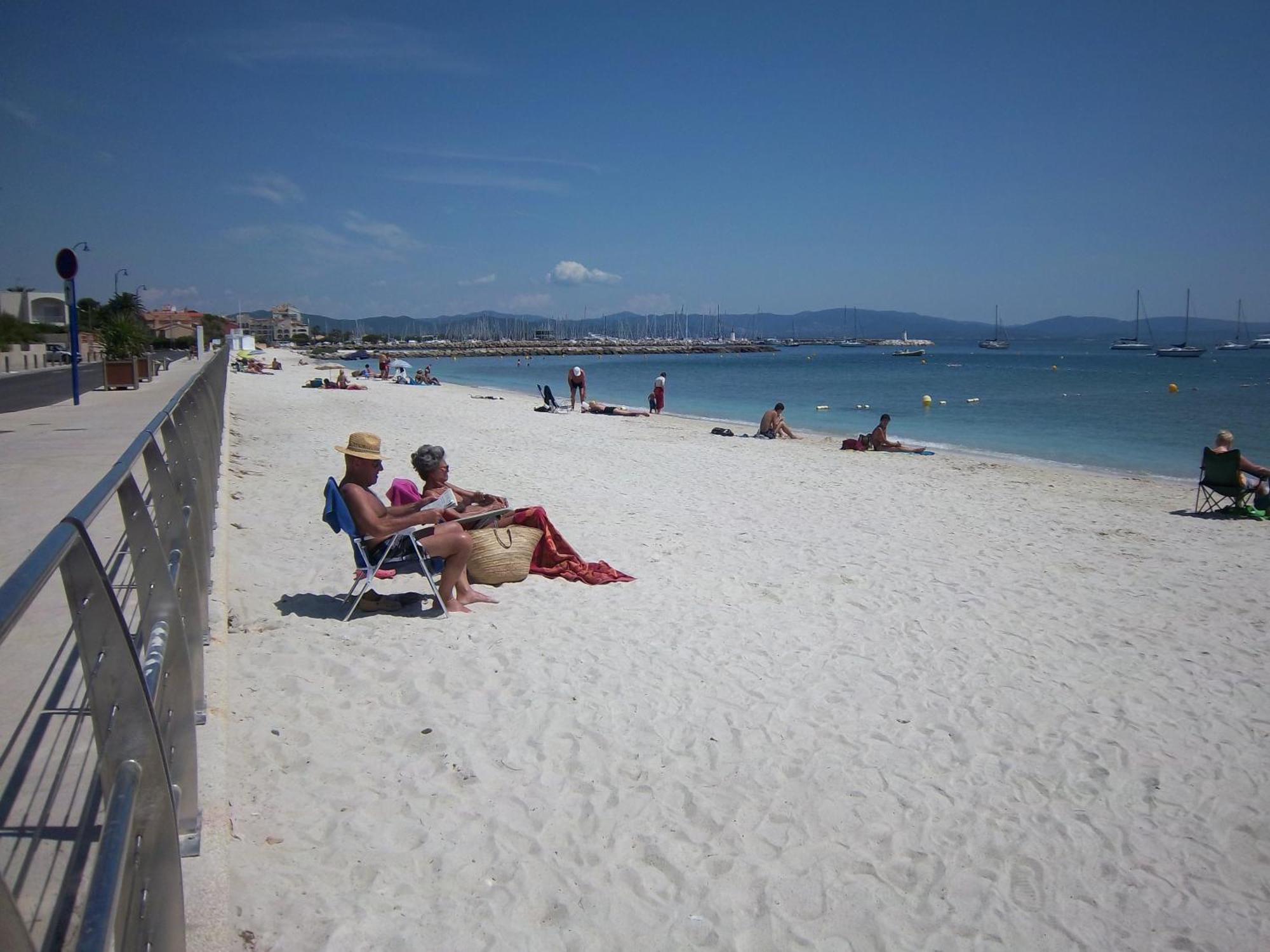 Hotel Le Calypso Hyères Zewnętrze zdjęcie