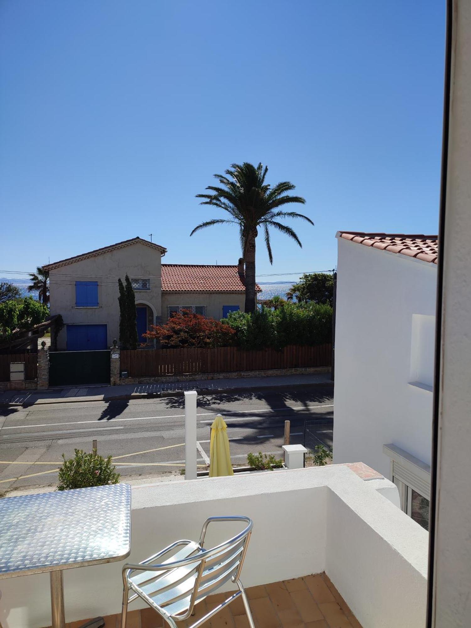 Hotel Le Calypso Hyères Zewnętrze zdjęcie